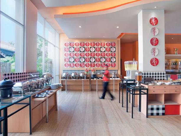 Imagen del bar/restaurante del Hotel Ibis Bali Kuta. Foto 6