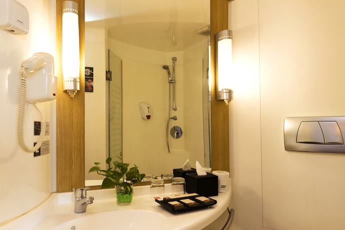 Imagen de la habitación del Hotel Ibis Bandung Pasteur. Foto 15