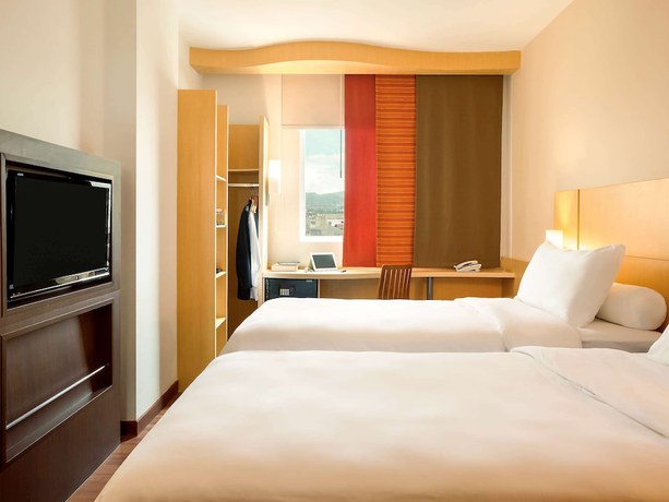 Imagen de la habitación del Hotel Ibis Bandung Pasteur. Foto 17