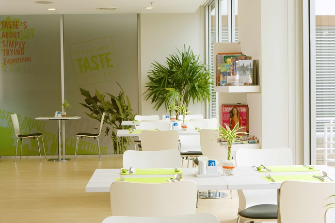 Imagen del bar/restaurante del Hotel Ibis Bangkok Sathorn. Foto 5