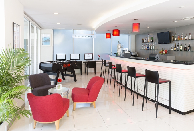 Imagen del bar/restaurante del Hotel Ibis Bangkok Sathorn. Foto 9