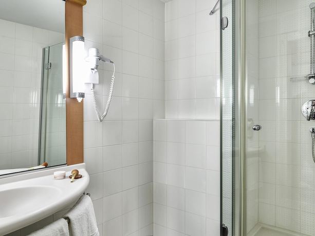 Imagen de la habitación del Hotel Ibis Barcelona Centro Sagrada Familia. Foto 22