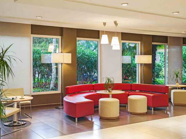 Imagen general del Hotel Ibis Barcelona Cornella. Foto 9