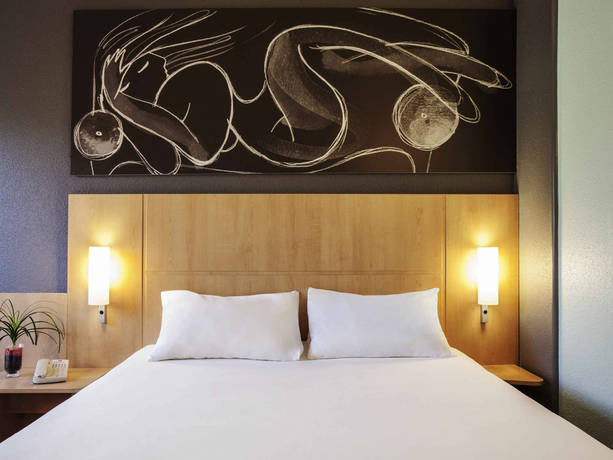 Imagen general del Hotel Ibis Barcelona Cornella. Foto 10