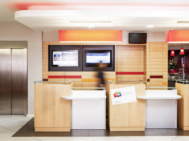 Imagen general del Hotel Ibis Barcelona Meridiana. Foto 9