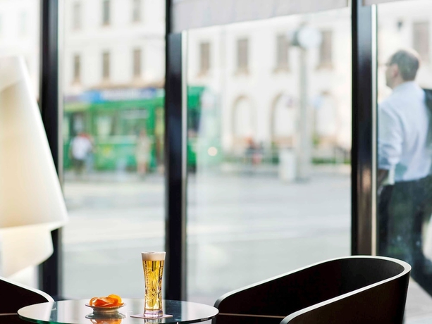 Imagen del bar/restaurante del Hotel Ibis Basel Bahnhof. Foto 11