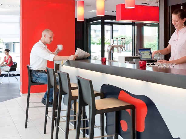 Imagen general del Hotel Ibis Basel Bahnhof. Foto 3