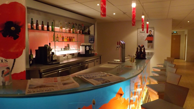 Imagen del bar/restaurante del Hotel Ibis Bayeux Port En Bessin. Foto 5