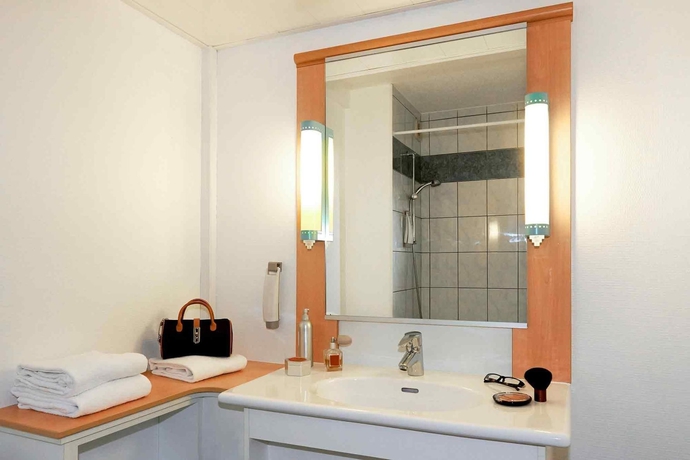 Imagen de la habitación del Hotel Ibis Beaune Centre. Foto 14