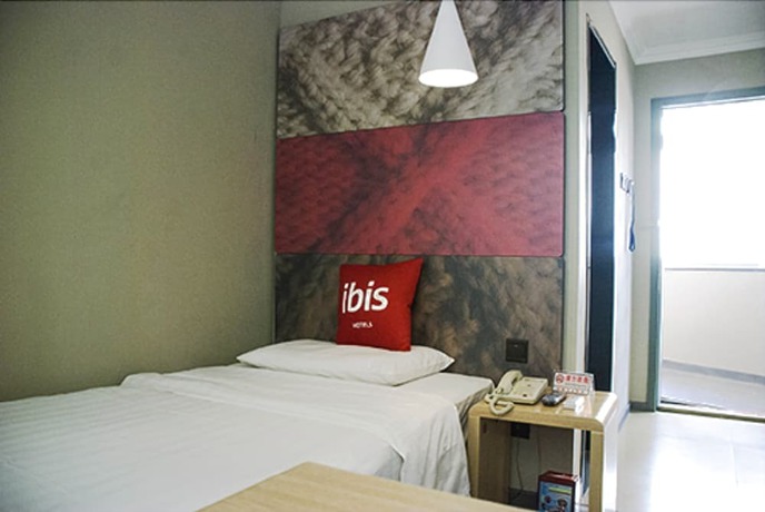 Imagen de la habitación del Hotel Ibis Beijing Tuanjiehu. Foto 6