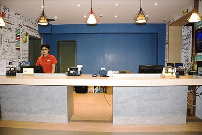 Imagen de los interiores del Hotel Ibis Beijing Tuanjiehu. Foto 10