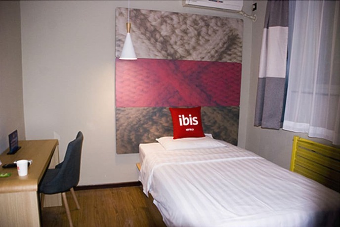 Imagen de la habitación del Hotel Ibis Beijing Tuanjiehu. Foto 7