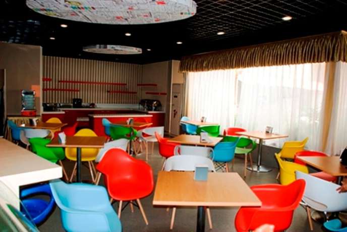 Imagen de los interiores del Hotel Ibis Beijing Tuanjiehu. Foto 11