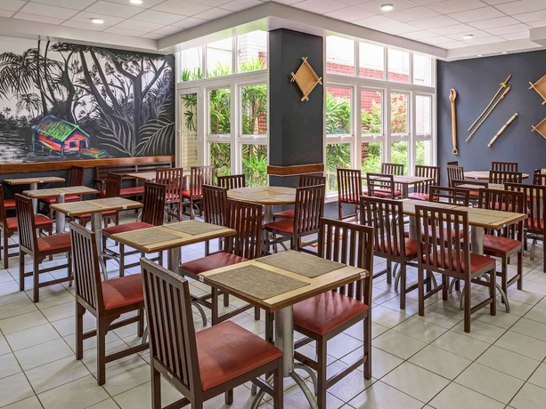 Imagen del bar/restaurante del Hotel Ibis Belem Aeroporto. Foto 12