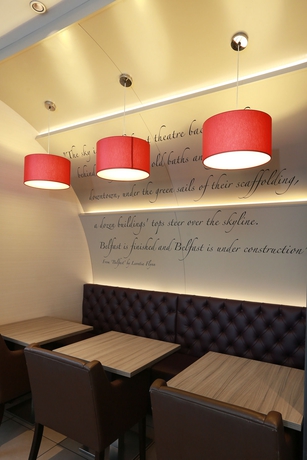 Imagen general del Hotel Ibis Belfast City Centre. Foto 2