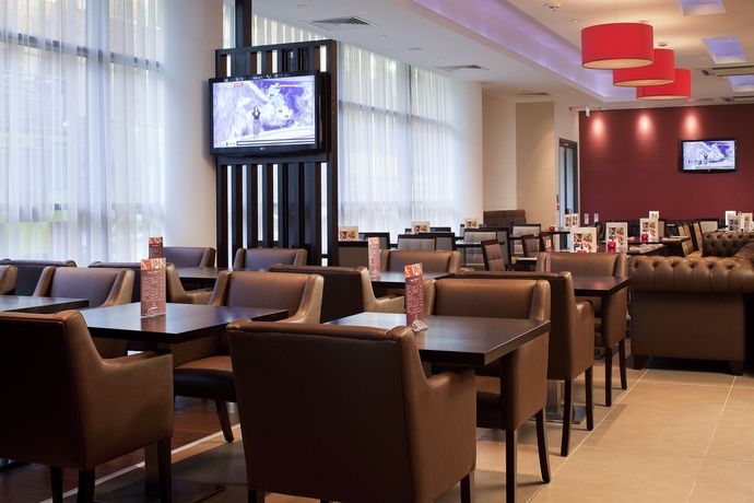 Imagen del bar/restaurante del Hotel Ibis Belfast City Centre. Foto 8