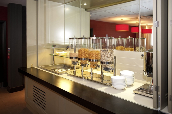 Imagen del bar/restaurante del Hotel Ibis Belfast Queens Quarter. Foto 3