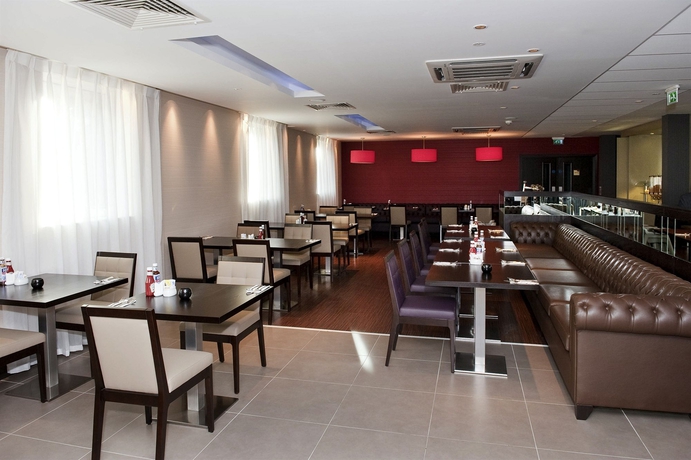 Imagen del bar/restaurante del Hotel Ibis Belfast Queens Quarter. Foto 5