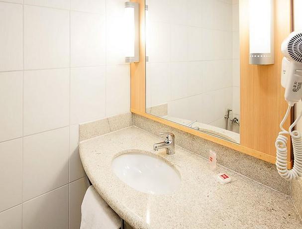 Imagen de la habitación del Hotel Ibis Belo Horizonte Savassi. Foto 6