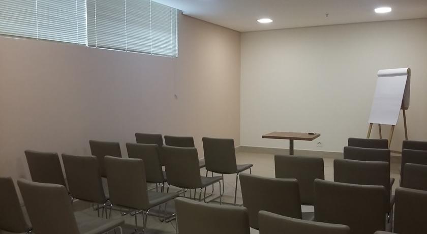 Imagen de los interiores del Hotel Ibis Belo Horizonte Savassi. Foto 9