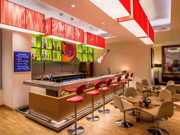 Imagen del bar/restaurante del Hotel Ibis Bengaluru Hosur Road. Foto 8