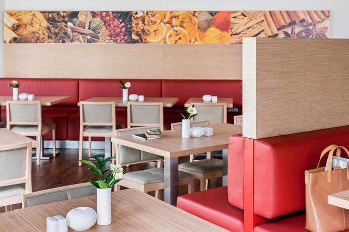 Imagen del bar/restaurante del Hotel Ibis Berlin Dreilinden. Foto 4