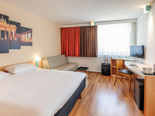 Imagen de la habitación del Hotel Ibis Berlin Messe. Foto 6