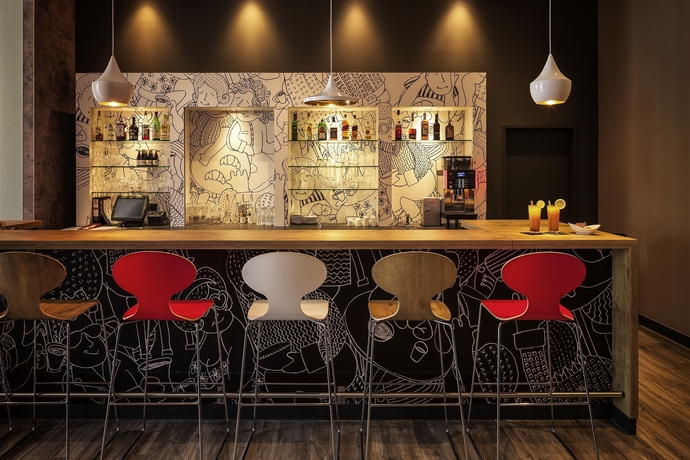 Imagen del bar/restaurante del Hotel Ibis Berlin Spandau. Foto 7