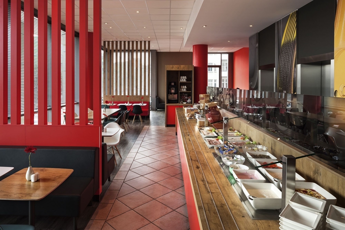 Imagen del bar/restaurante del Hotel Ibis Berlin Spandau. Foto 8