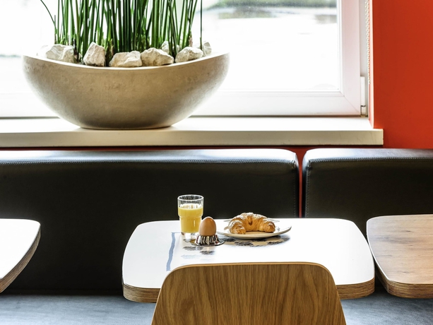 Imagen del bar/restaurante del Hotel Ibis Bern Expo. Foto 2