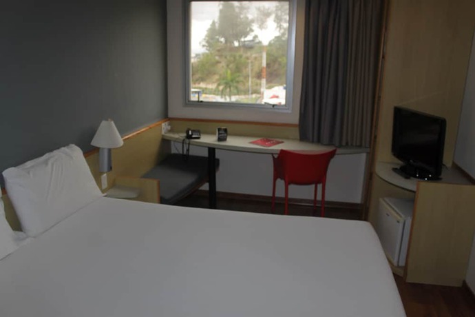 Imagen de la habitación del Hotel Ibis Betim. Foto 4