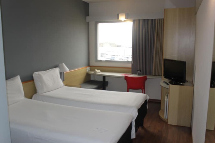 Imagen de la habitación del Hotel Ibis Betim. Foto 10