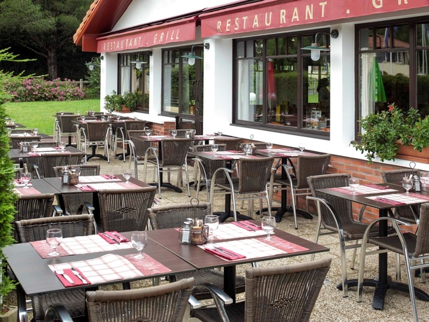 Imagen del bar/restaurante del Hotel Ibis Biarritz Anglet Aeroport. Foto 7