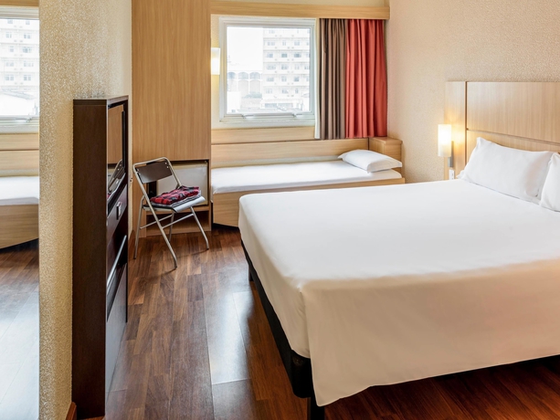 Imagen de la habitación del Hotel Ibis Blumenau. Foto 16