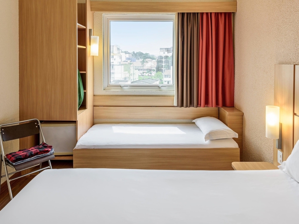Imagen de la habitación del Hotel Ibis Blumenau. Foto 17