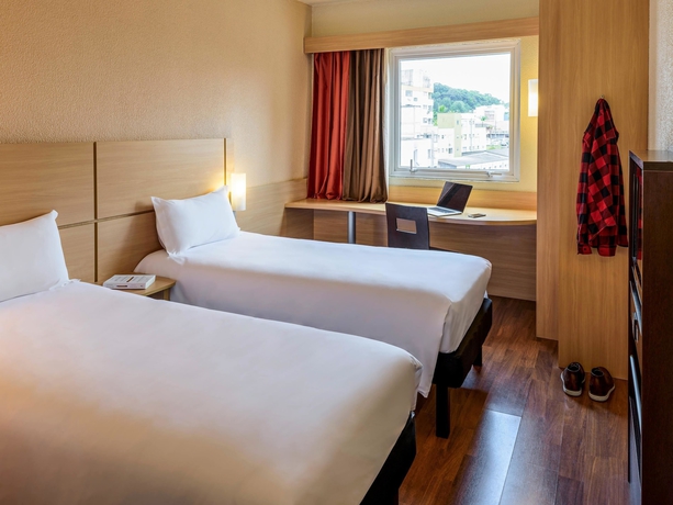 Imagen de la habitación del Hotel Ibis Blumenau. Foto 18