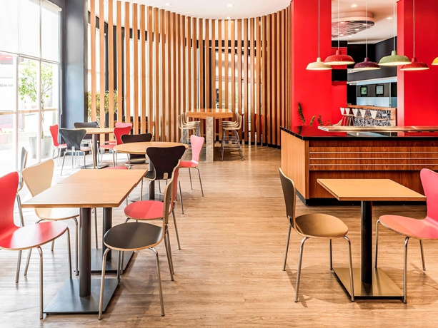 Imagen del bar/restaurante del Hotel Ibis Blumenau. Foto 12