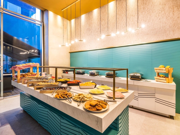 Imagen del bar/restaurante del Hotel Ibis Bogota Museo. Foto 10