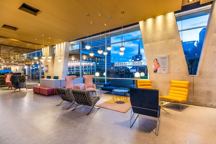 Imagen del bar/restaurante del Hotel Ibis Bogota Museo. Foto 12