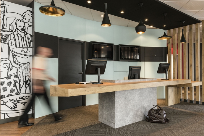 Imagen de los interiores del Hotel Ibis Bordeaux Centre Bastide. Foto 16