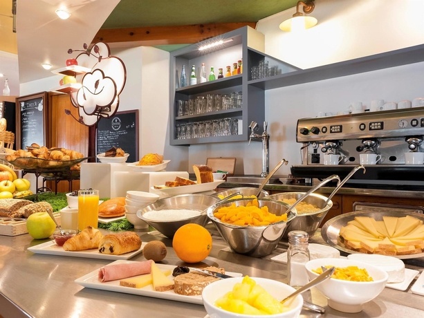 Imagen del bar/restaurante del Hotel Ibis Bordeaux Lac. Foto 12