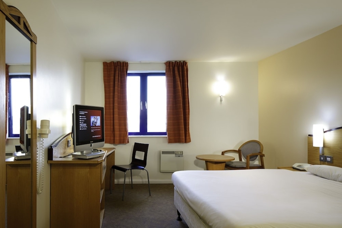 Imagen de la habitación del Hotel Ibis Bradford Shipley. Foto 13