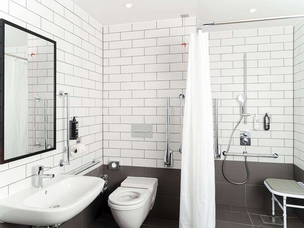 Imagen de la habitación del Hotel Ibis Bridgwater. Foto 4