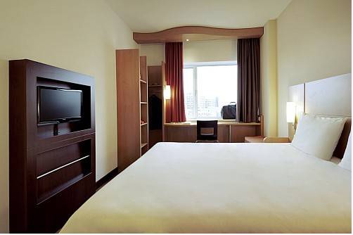 Imagen de la habitación del Hotel Ibis Brignoles. Foto 3