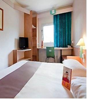 Imagen de la habitación del Hotel Ibis Brignoles. Foto 4