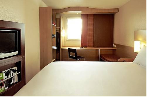 Imagen de la habitación del Hotel Ibis Brignoles. Foto 9