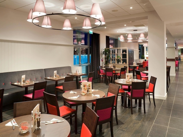 Imagen del bar/restaurante del Hotel Ibis Bristol Temple Meads Quay. Foto 6