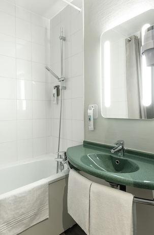 Imagen de la habitación del Hotel Ibis Brive Centre. Foto 16