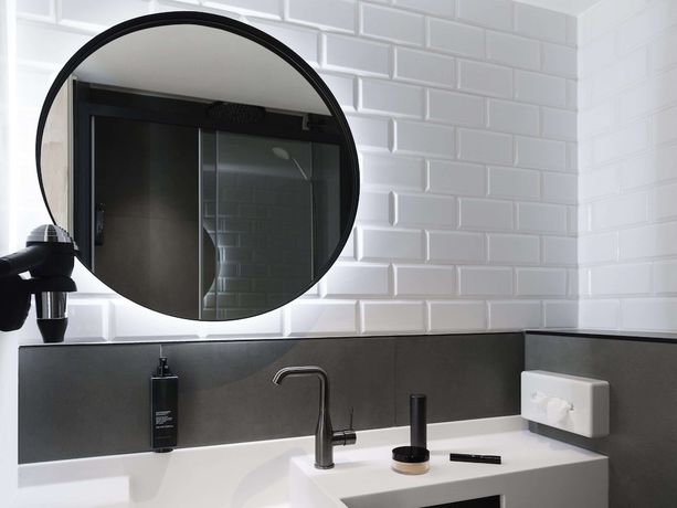 Imagen de la habitación del Hotel Ibis Brussels Centre Câtelain. Foto 15