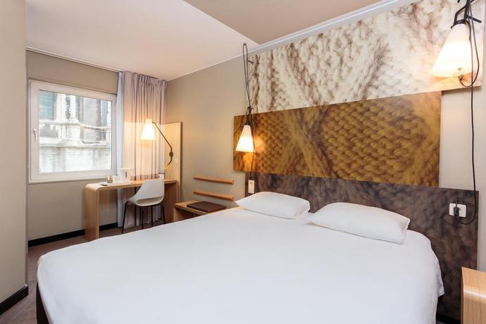 Imagen de la habitación del Hotel Ibis Brussels City Centre. Foto 9
